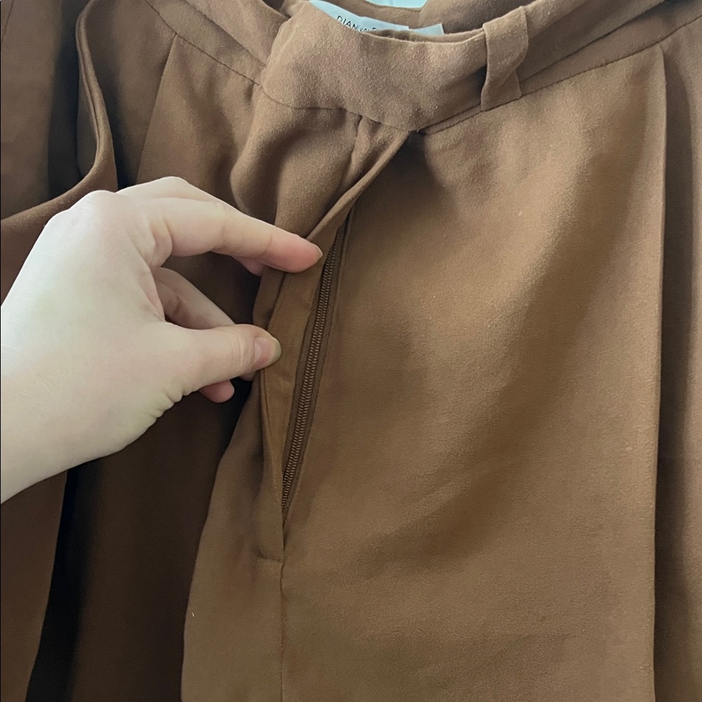 Vintage DVF High Rise Shorts - Picture 3 of 8